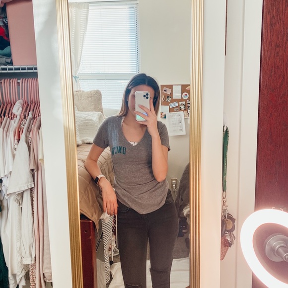 uncw v-neck tee - Picture 2 of 3